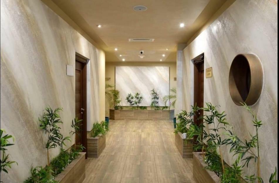 Hotel Plaisir à Ploieşti Extérieur photo